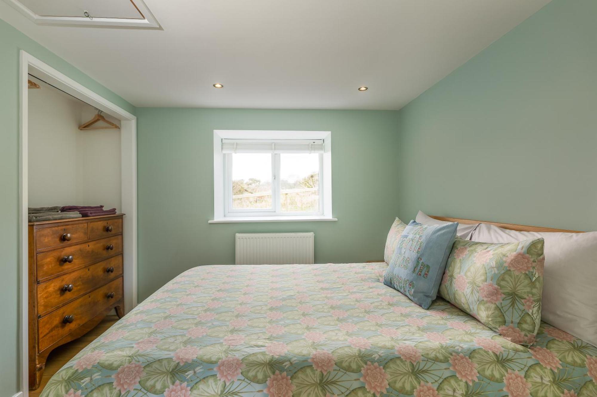 Tranquil 1 Bedroom Cottage 15 Mins Drive To Sea Mydroilin المظهر الخارجي الصورة